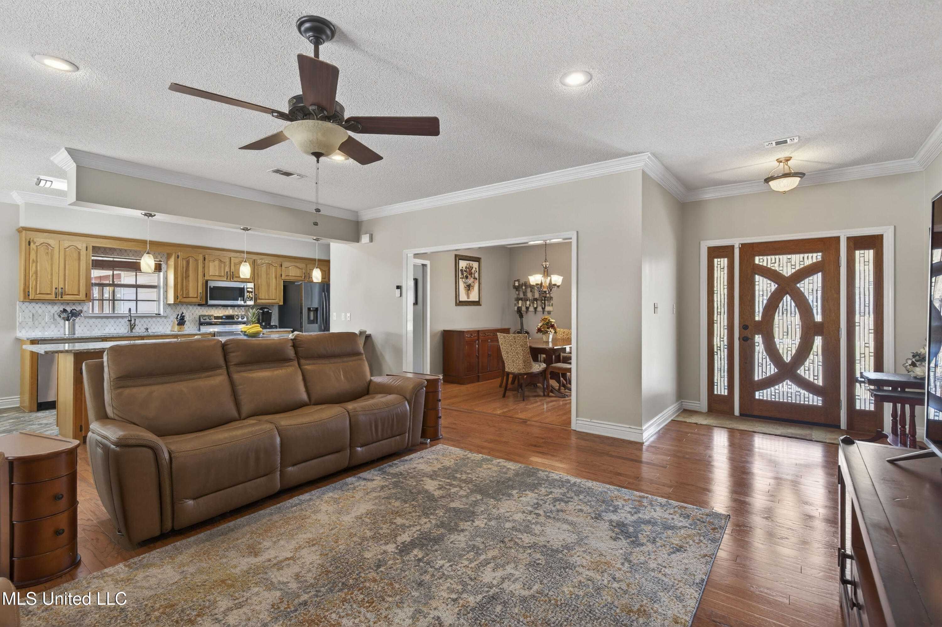 8938 Hanalei Circle Diamondhead, MS 39525 - Photo 5 of 34 8938HanaleiCir-7