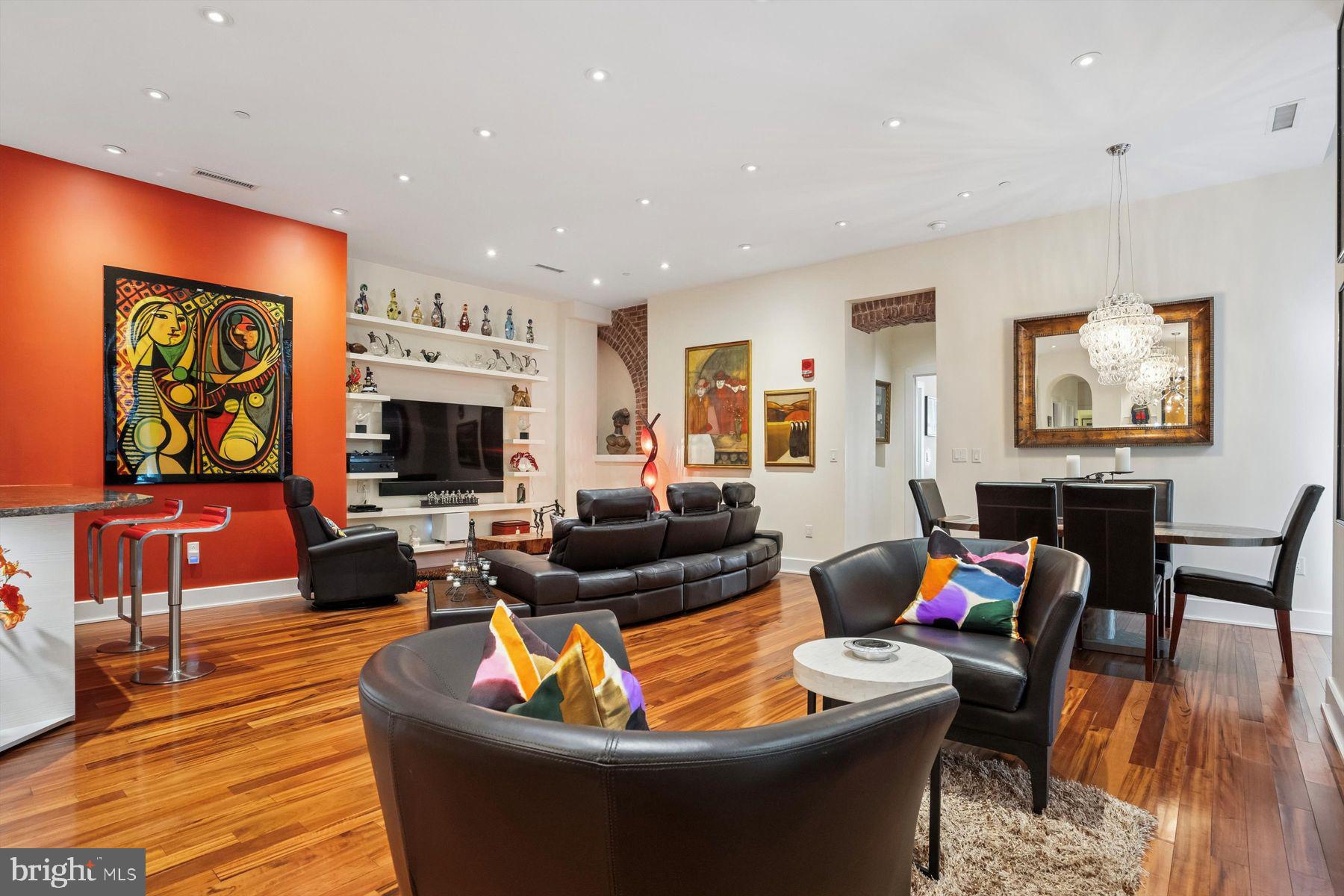 421 Chestnut Street, Unit 402 Philadelphia, PA 19106 - Photo 12 of 33