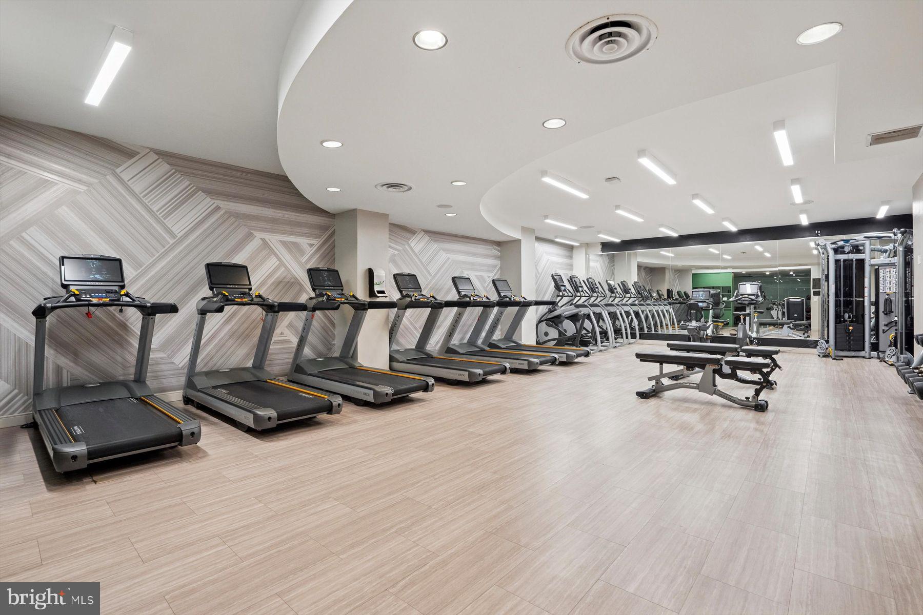 421 Chestnut Street, Unit 402 Philadelphia, PA 19106 - Photo 32 of 33