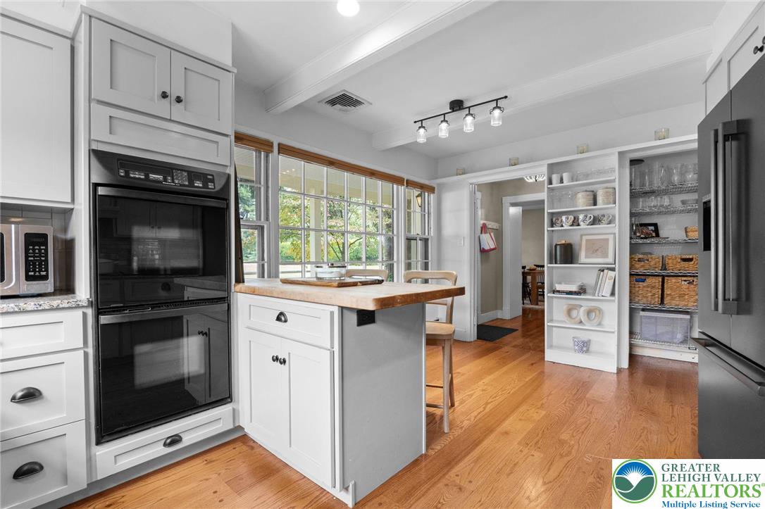1075 Macada Road Bethlehem, PA 18017 - Photo 4 of 33 Bright, modern kitchen.