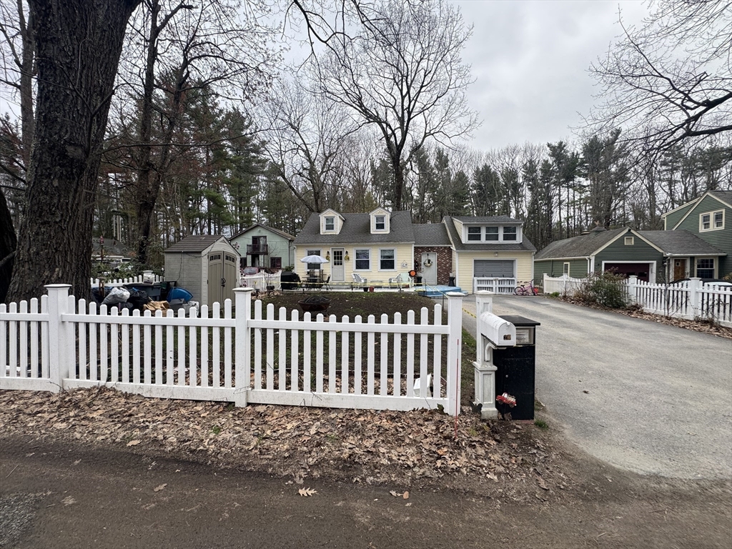 20 South Shore Road Westminster, MA 01473 - Photo 2 of 29