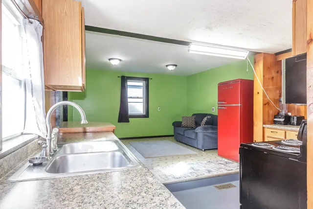 $165,000 | 68 Jarvis Street, Windsor, VT 05089