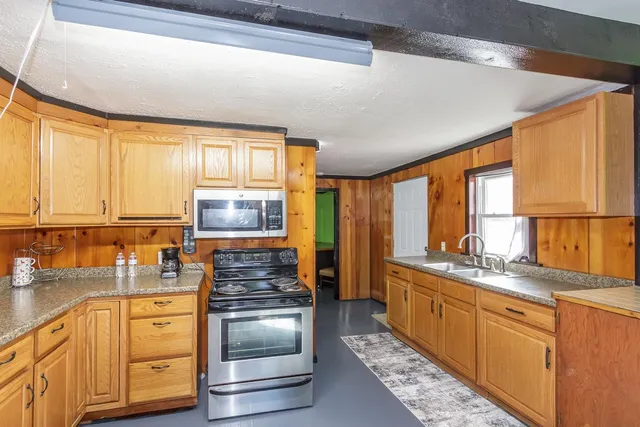 $165,000 | 68 Jarvis Street, Windsor, VT 05089