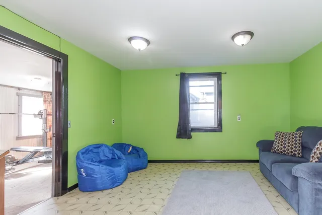 $165,000 | 68 Jarvis Street, Windsor, VT 05089