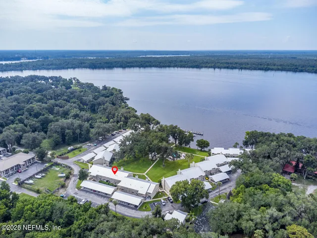 $1,800 | 222 Hiawatha Court, East Palatka, FL 32131