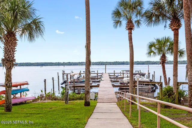 $1,800 | 222 Hiawatha Court, East Palatka, FL 32131