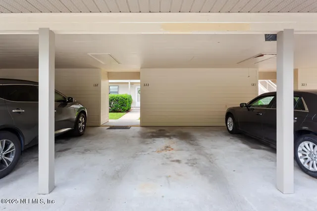 $1,800 | 222 Hiawatha Court, East Palatka, FL 32131