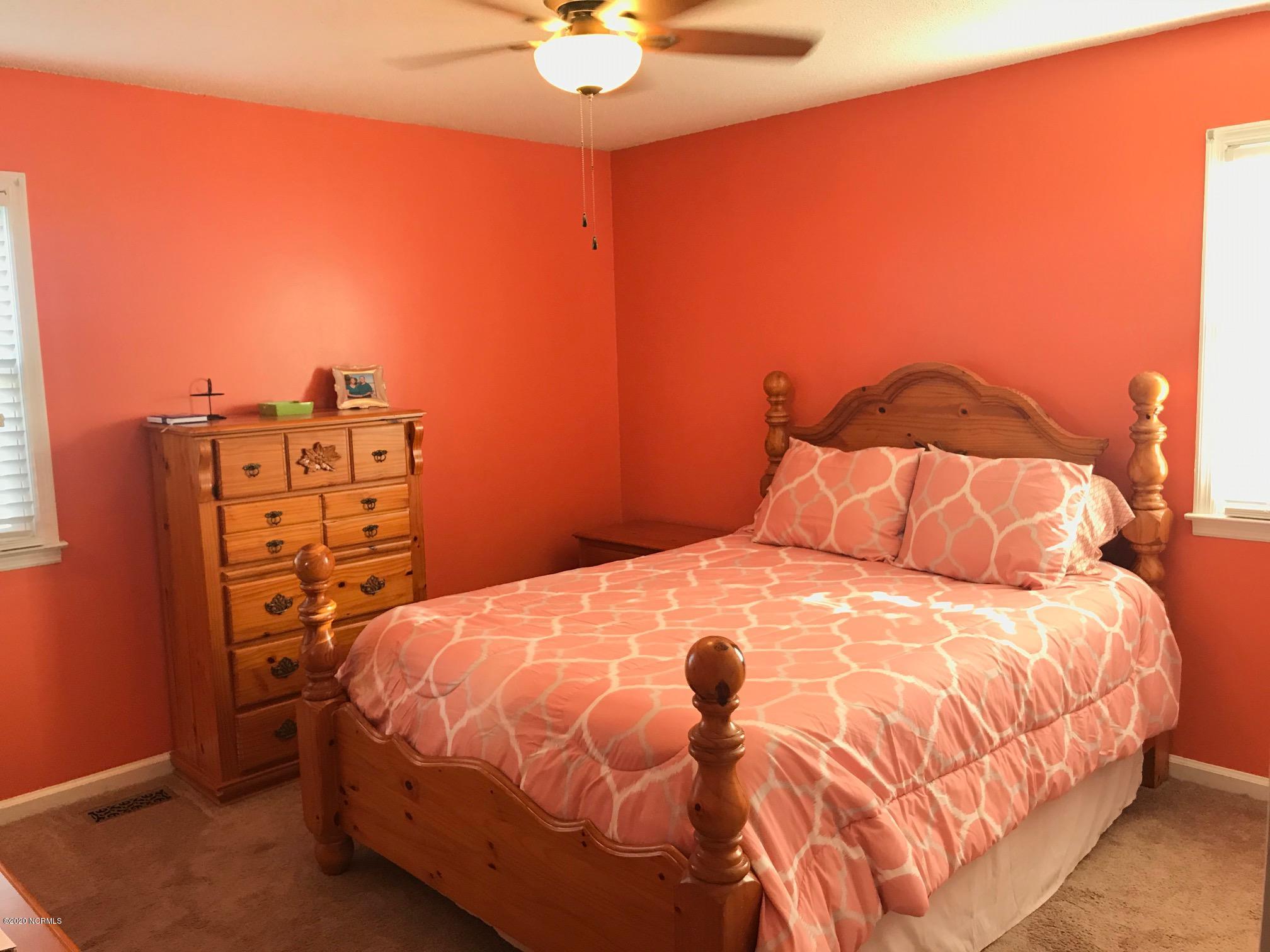 4444 Bearskin Road Clinton, NC 28328 - Photo 9 of 29 IMG_8037
