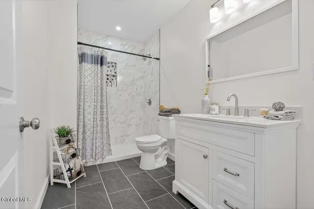 $549,900 | 48 McBride Road, Halfmoon, NY 12118