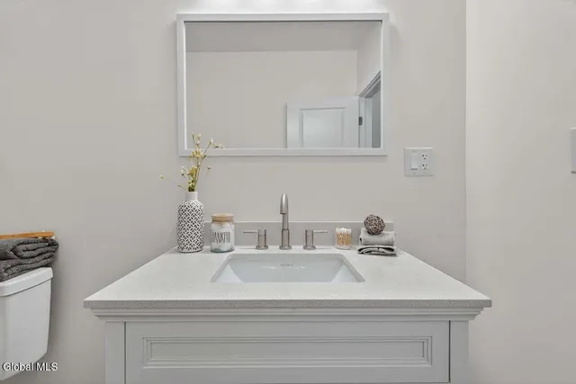 $549,900 | 48 McBride Road, Halfmoon, NY 12118