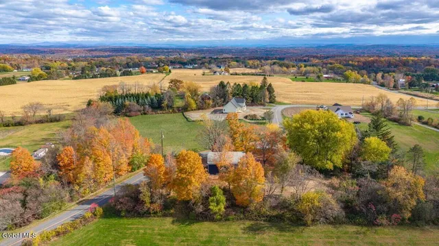 $549,900 | 48 McBride Road, Halfmoon, NY 12118