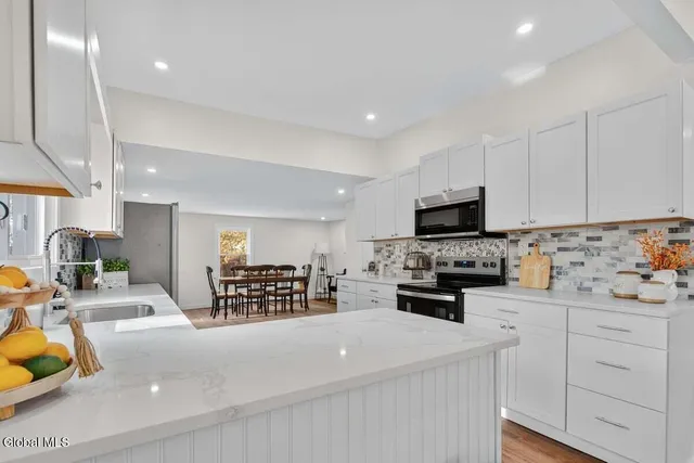 $549,900 | 48 McBride Road, Halfmoon, NY 12118