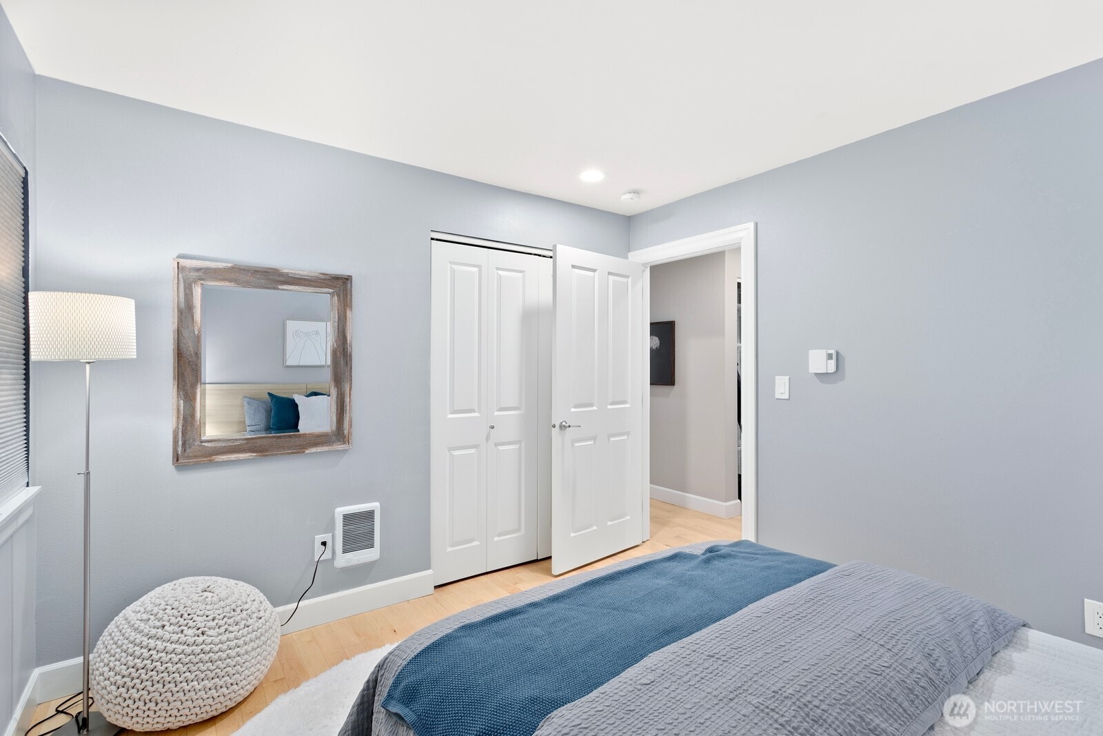 215 20th Avenue East, Unit 103 Seattle, WA 98112 - Photo 12 of 21