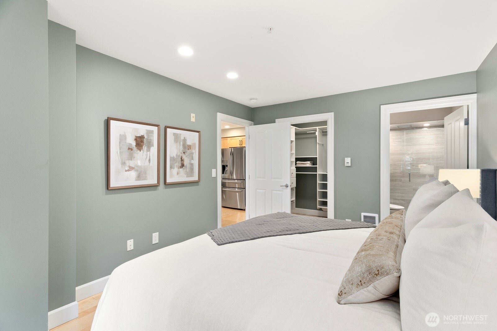 215 20th Avenue East, Unit 103 Seattle, WA 98112 - Photo 14 of 21