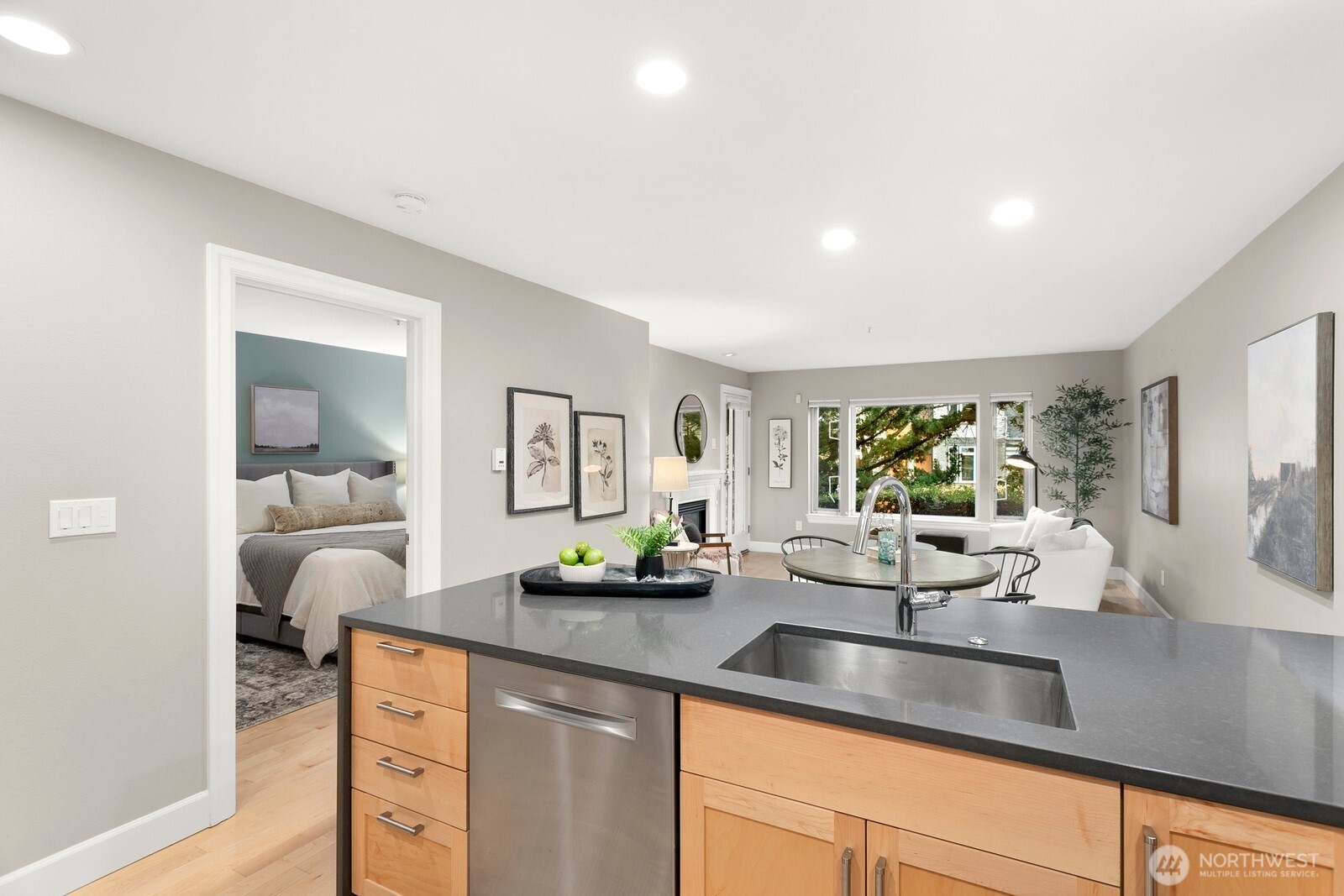 215 20th Avenue East, Unit 103 Seattle, WA 98112 - Photo 8 of 21