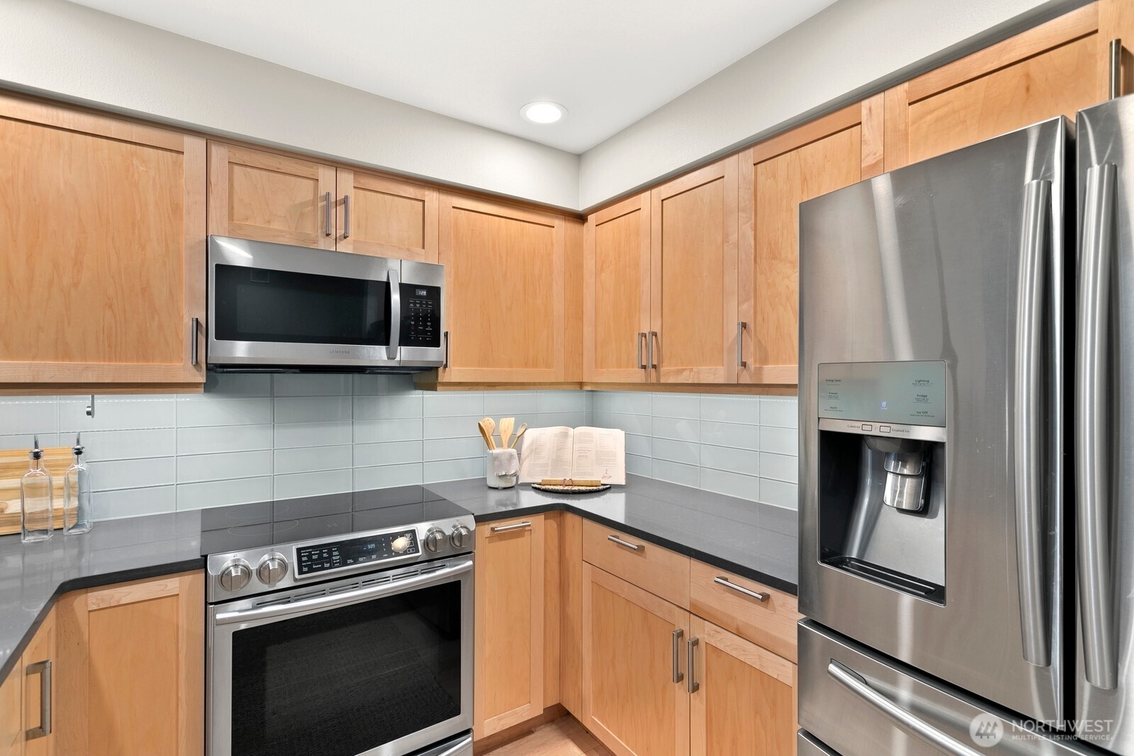 215 20th Avenue East, Unit 103 Seattle, WA 98112 - Photo 10 of 21