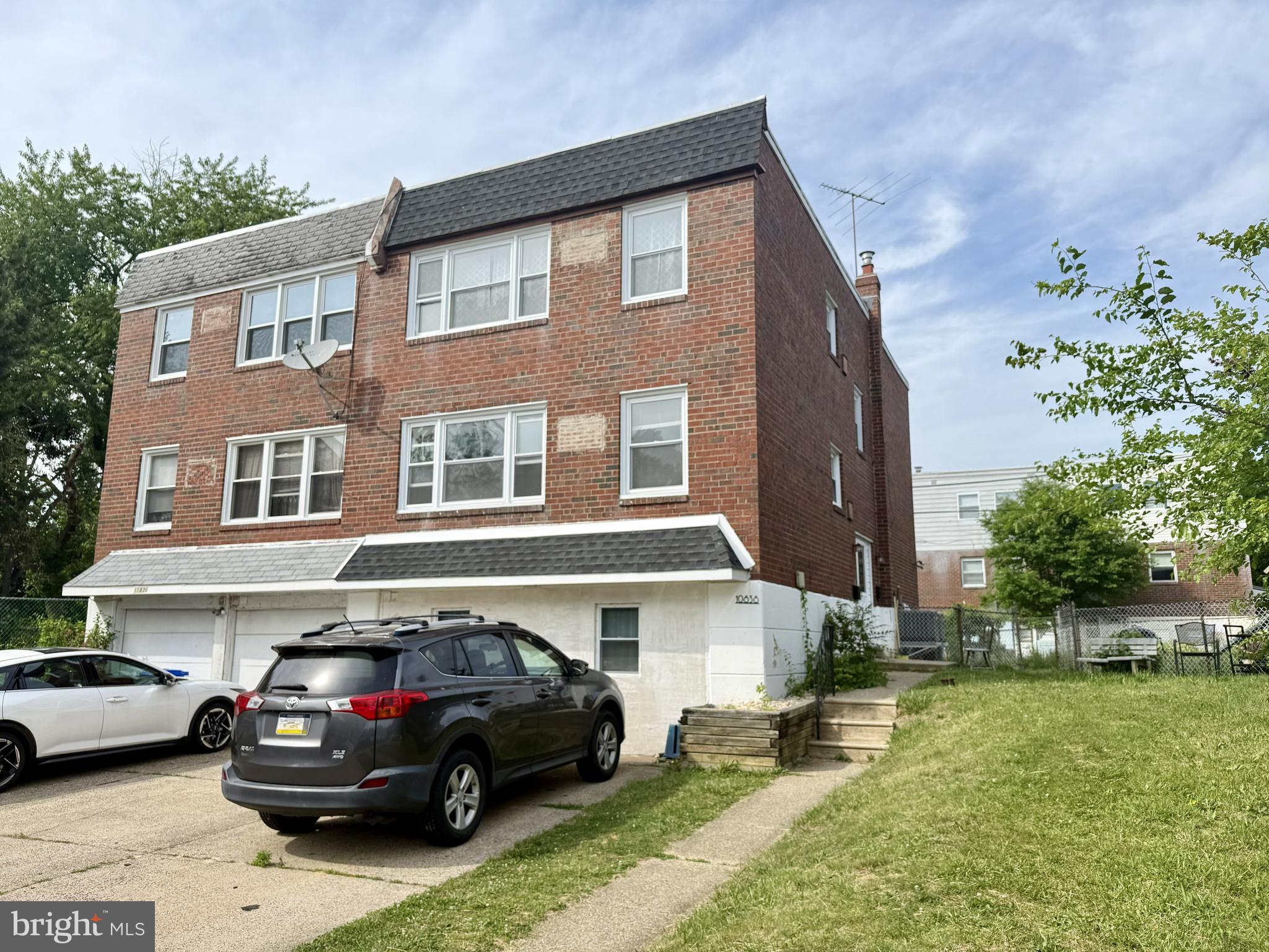 10838 Lockart Road Philadelphia, PA 19116 - Photo 2 of 15