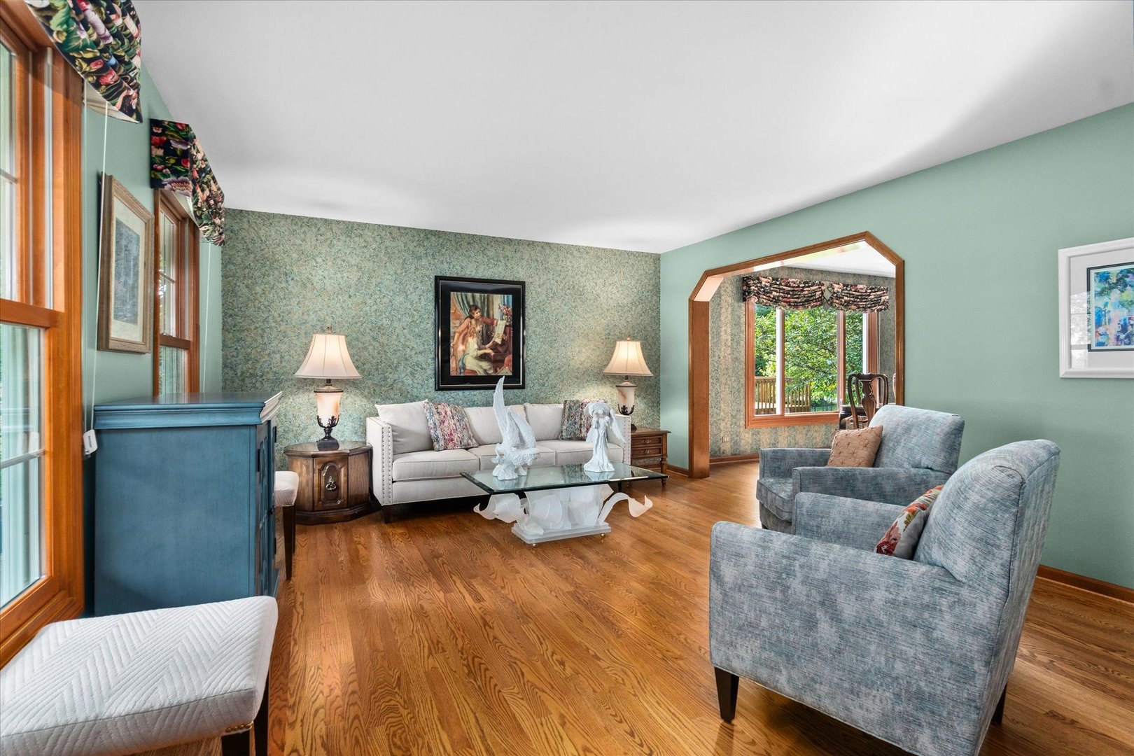 1308 Hamlet Road Naperville, IL 60564 - Photo 11 of 48 Gallery Image 11