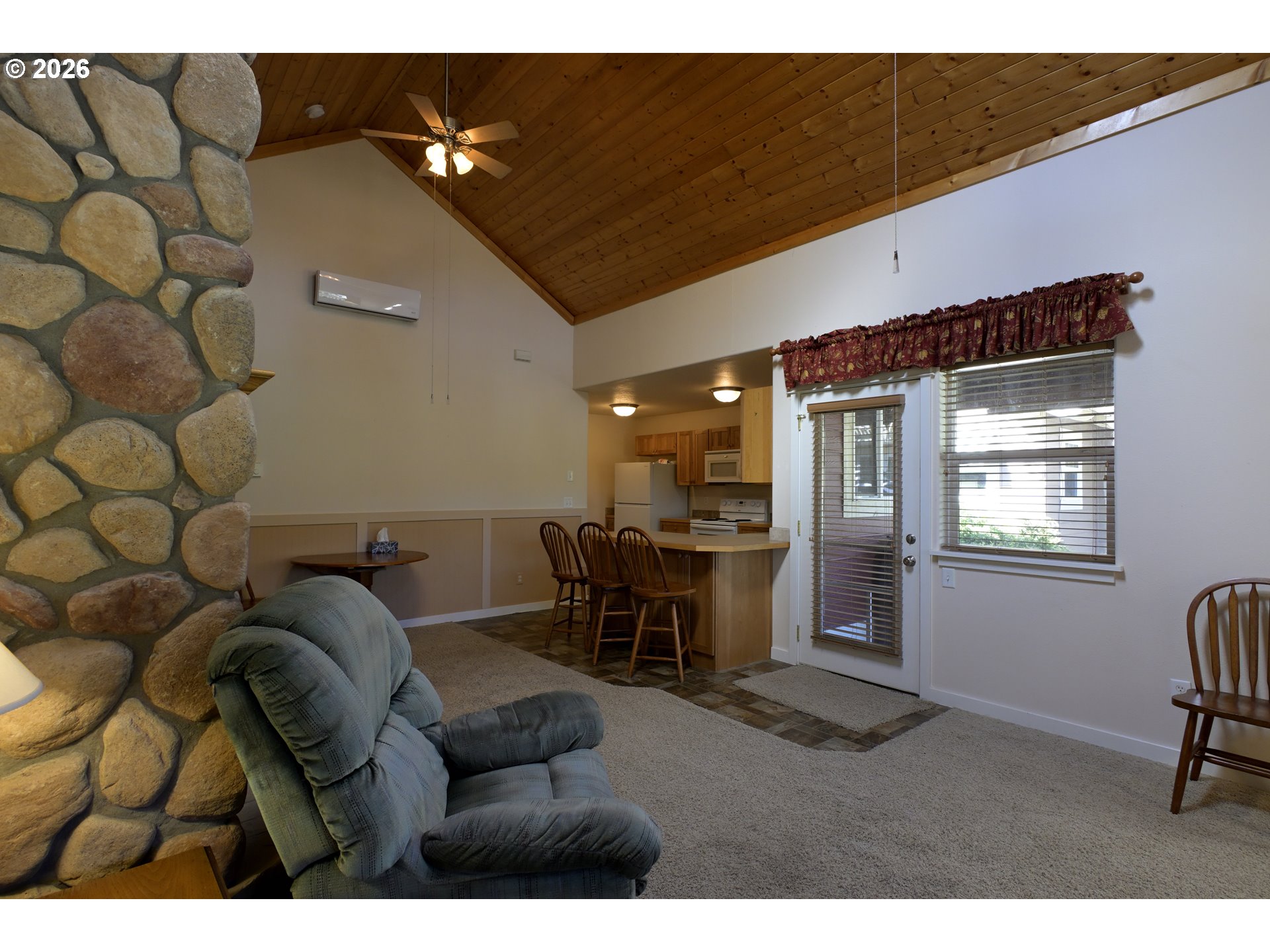 442 1st Street Elkton, OR 97436 - Photo 4 of 25