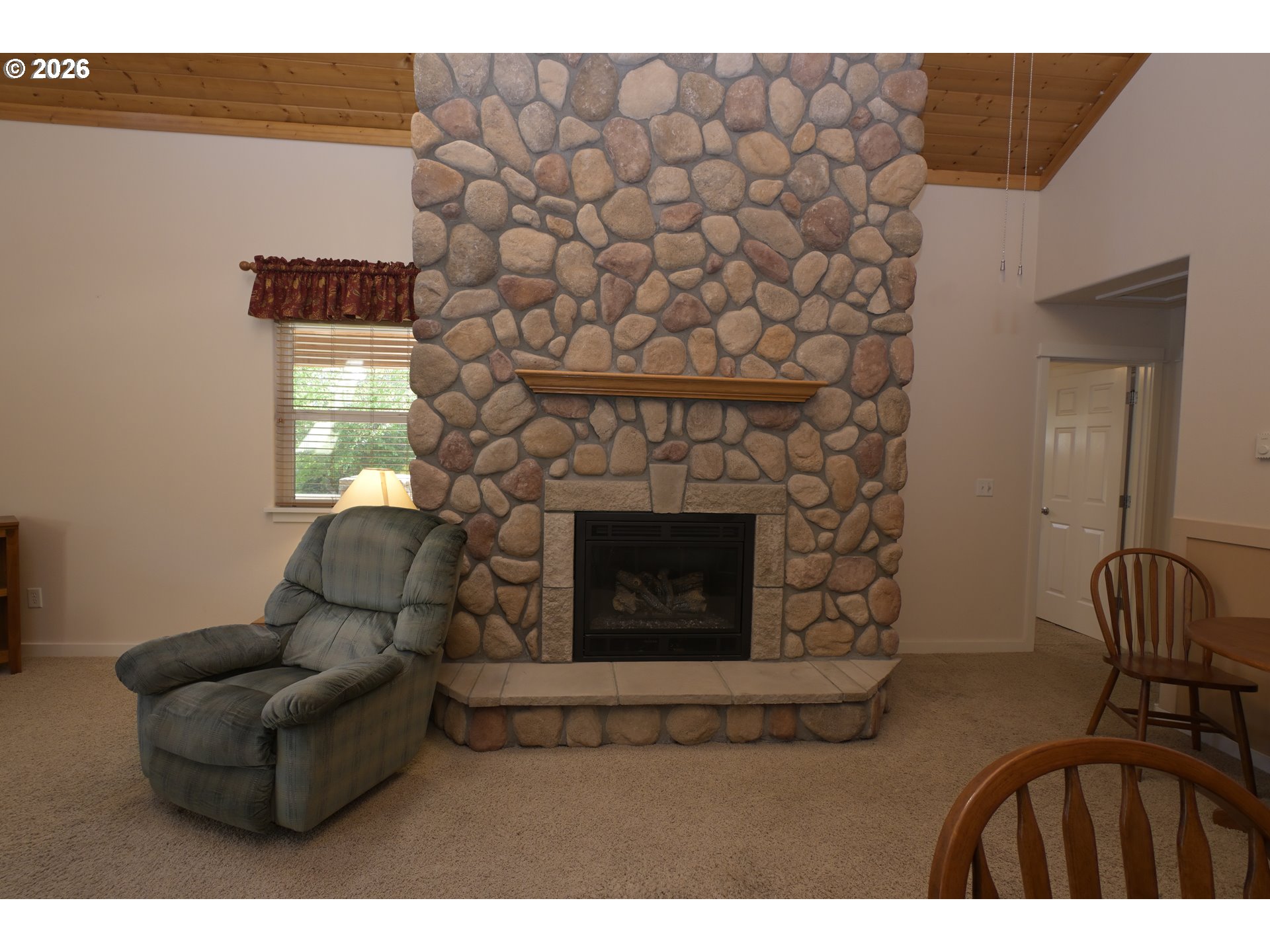 442 1st Street Elkton, OR 97436 - Photo 5 of 25