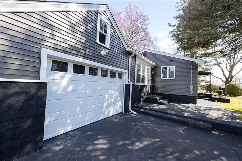 96 Merchant Street North Providence, RI 02911 - Photo 2 of 31