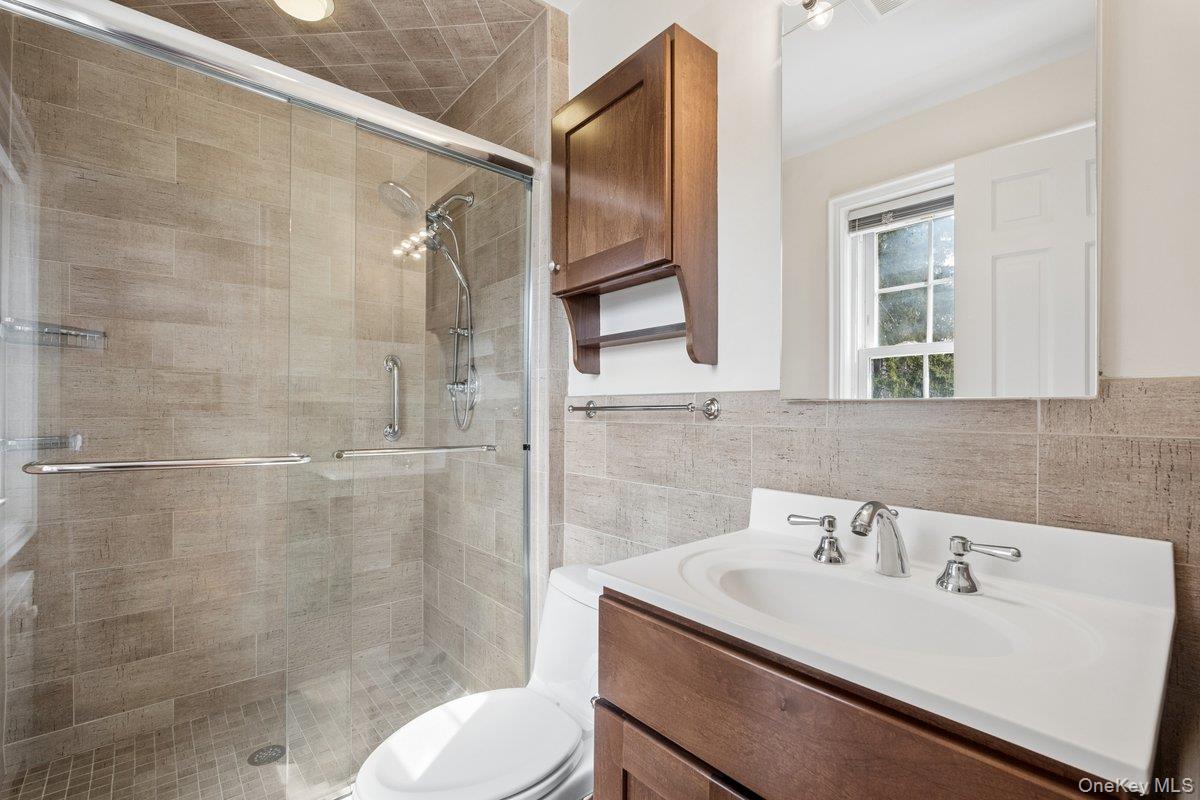 147 Norman Road New Rochelle, NY 10804 - Photo 11 of 20