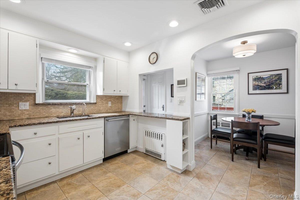 147 Norman Road New Rochelle, NY 10804 - Photo 7 of 20