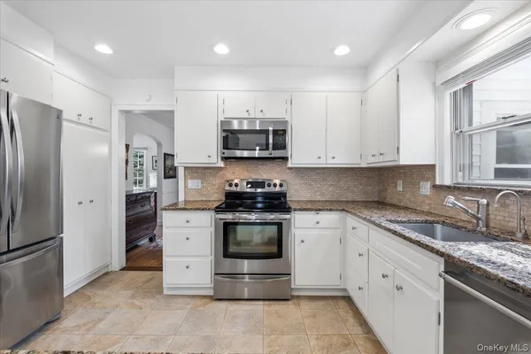 $1,049,000 | 147 Norman Road, New Rochelle, NY 10804