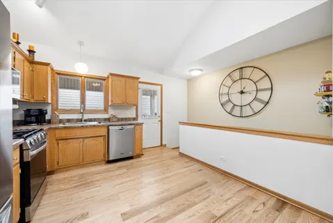 $699,000 | 702 Hickory Street, Lemont, IL 60439