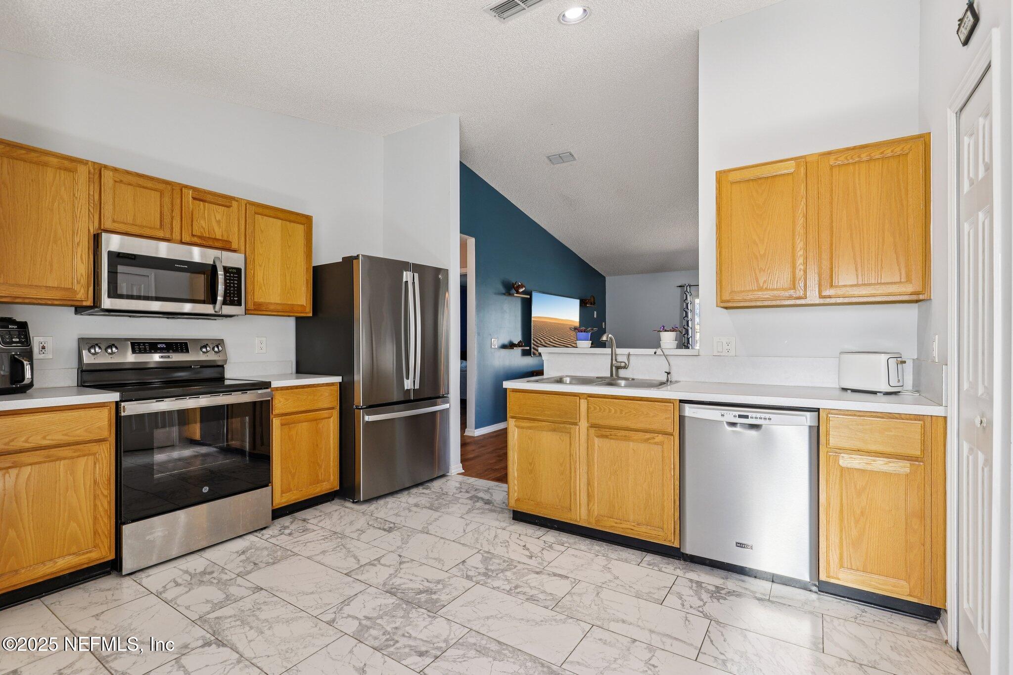 3474 White Wing Road Orange Park, FL 32073 - Photo 4 of 48 Kitchen