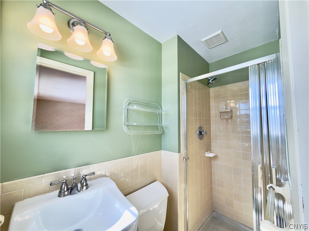 7 Berrywood Road Clay, NY 13090 - Photo 33 of 36