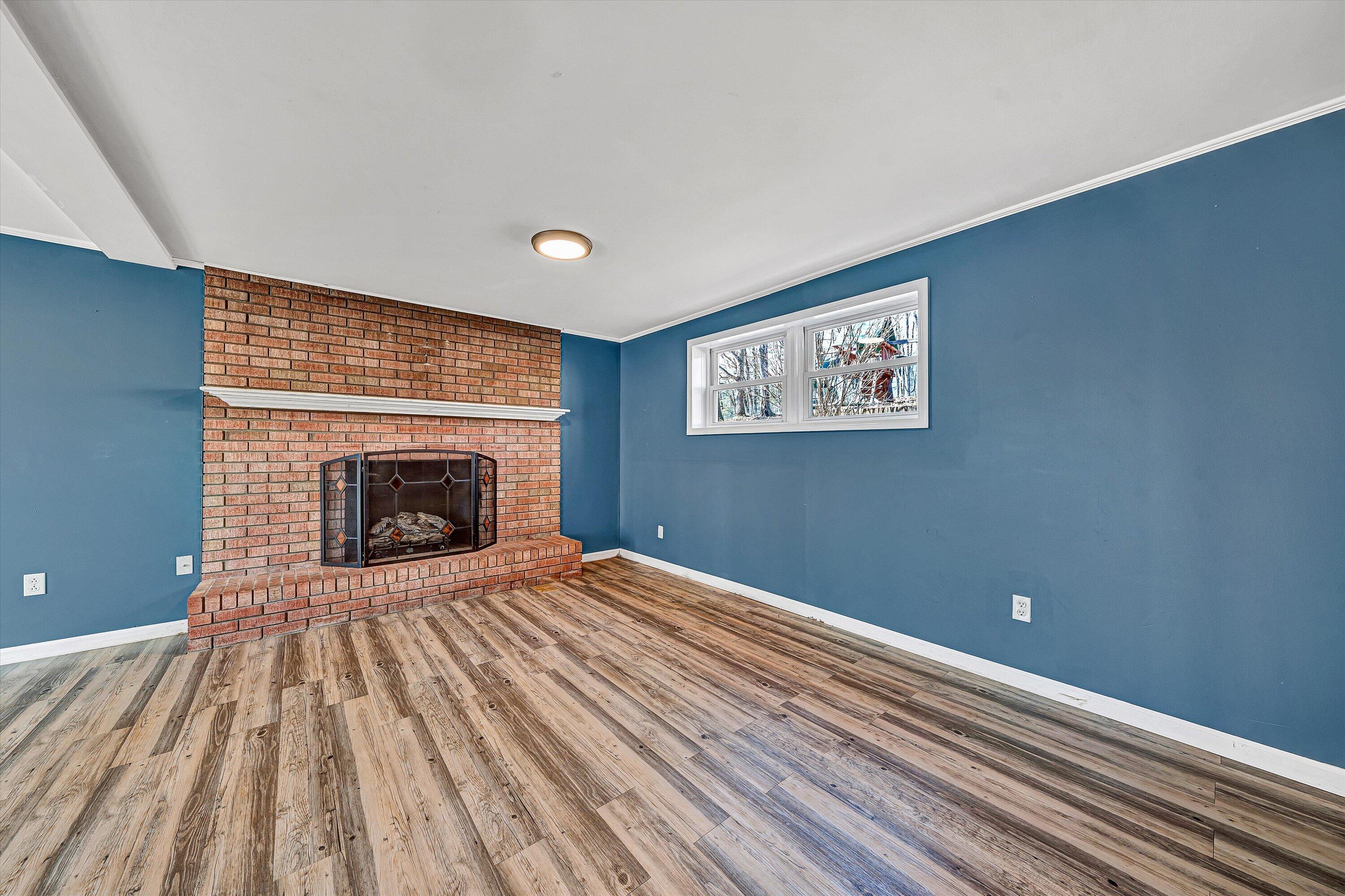 2360 Iron Ridge Road Rocky Mount, VA 24151 - Photo 16 of 37 Family Room