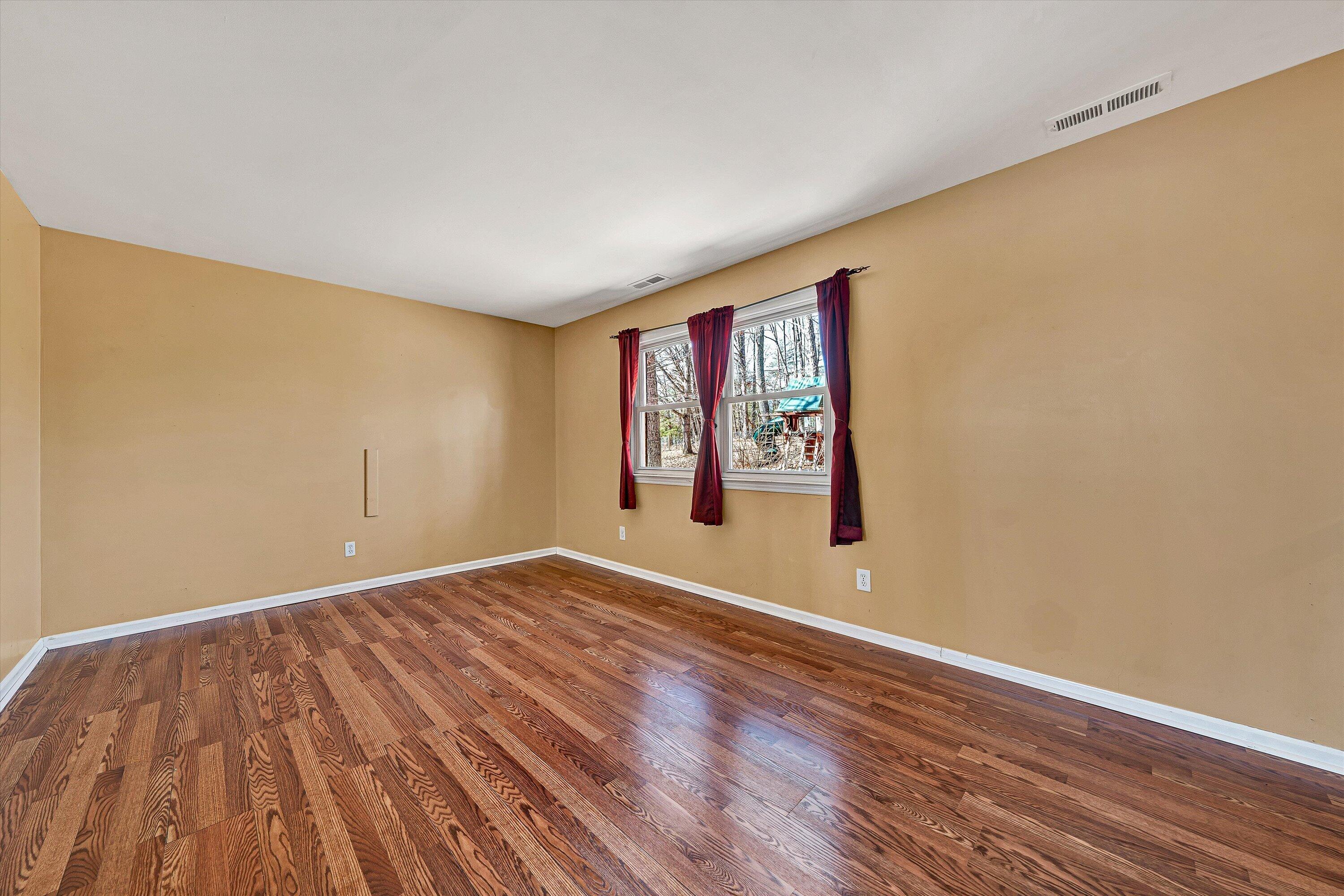 2360 Iron Ridge Road Rocky Mount, VA 24151 - Photo 4 of 37 Living Room