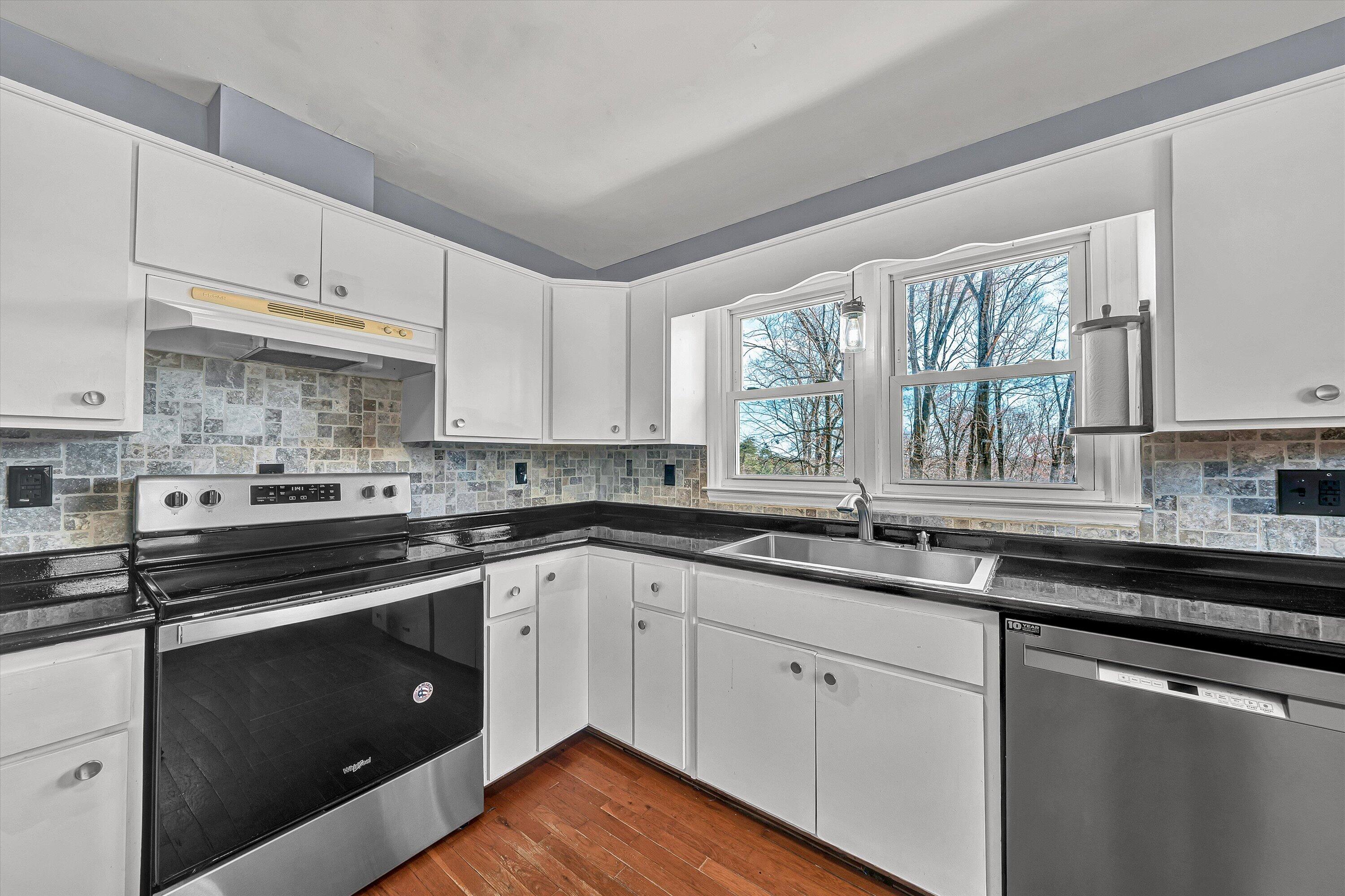 2360 Iron Ridge Road Rocky Mount, VA 24151 - Photo 8 of 37 Kitchen