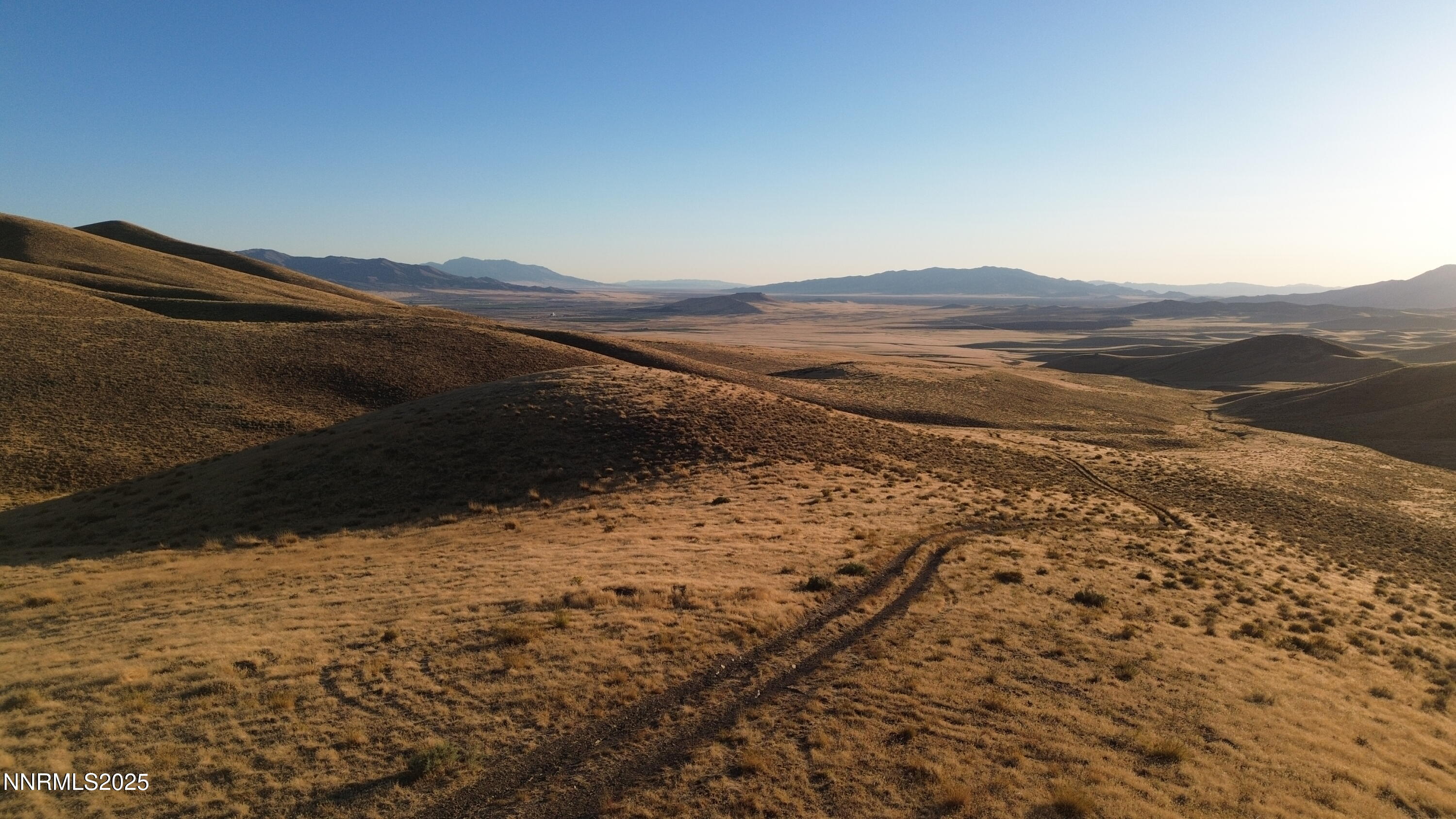 10001104 Wmca Mtn Road Winnemucca, NV 89445 - Photo 11 of 11 a view of ocean and mountain
