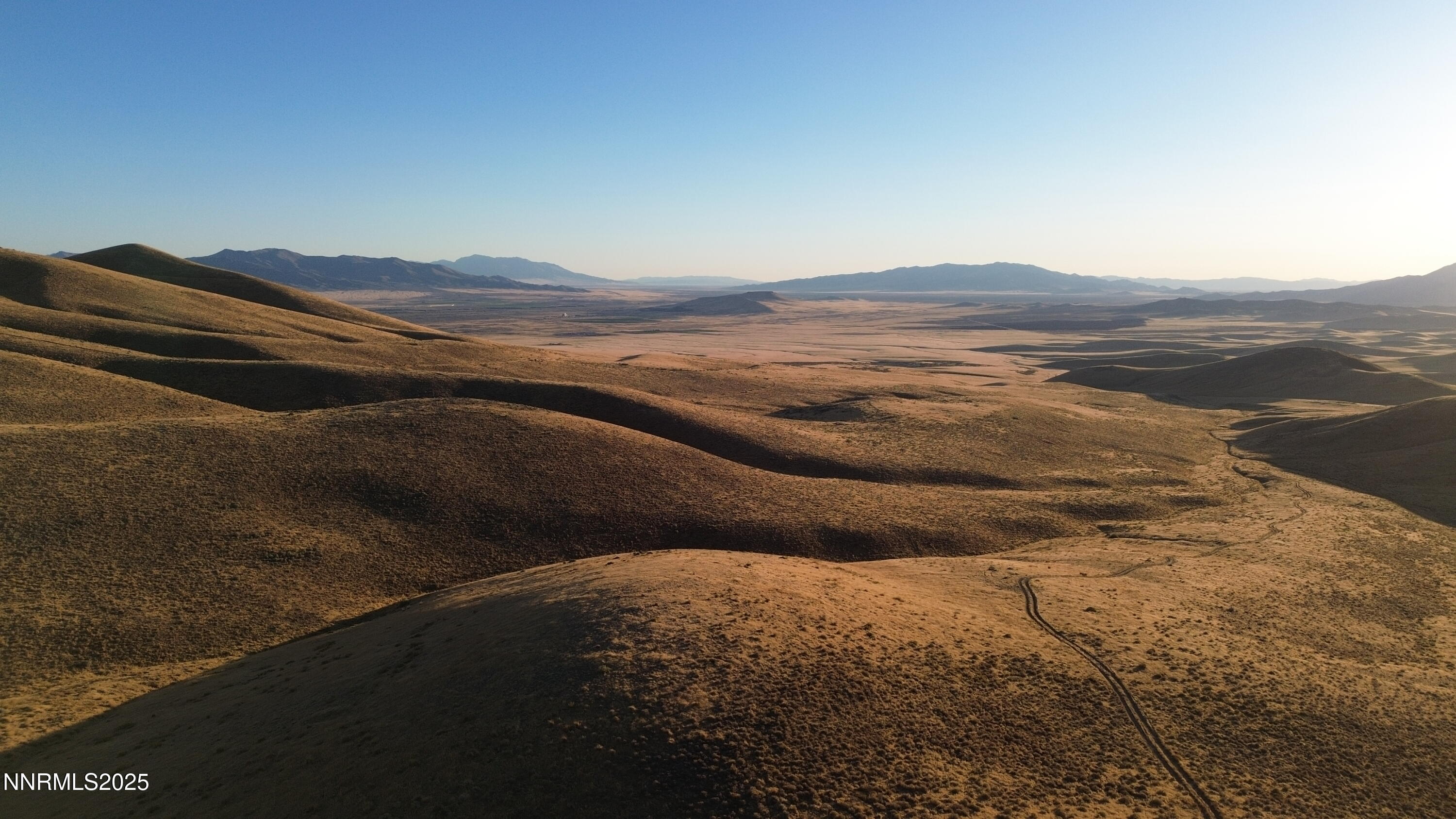 10001104 Wmca Mtn Road Winnemucca, NV 89445 - Photo 4 of 11 a view of an ocean