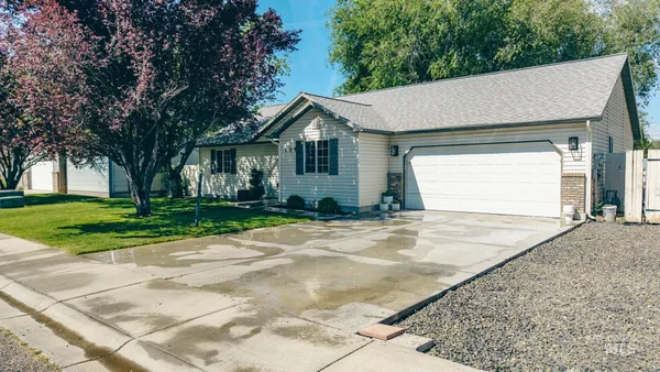 $370,000 | 119 Silver Sage Place, Homedale, ID 83628