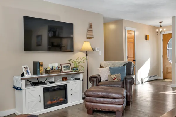 $699,900 | 92 West Milton Road, Farmington, NH 03835