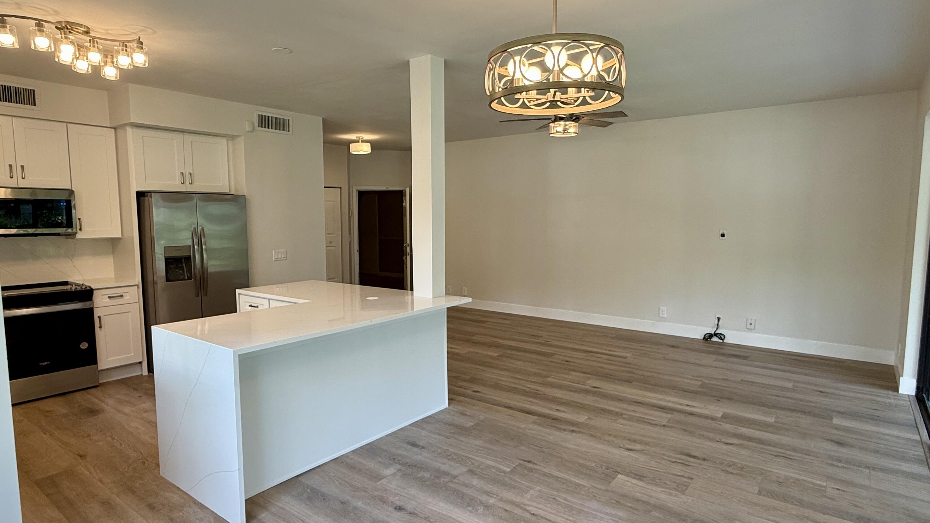 5800 Coach House Circle, Unit B Boca Raton, FL 33486 - Photo 5 of 26 IMG_2530