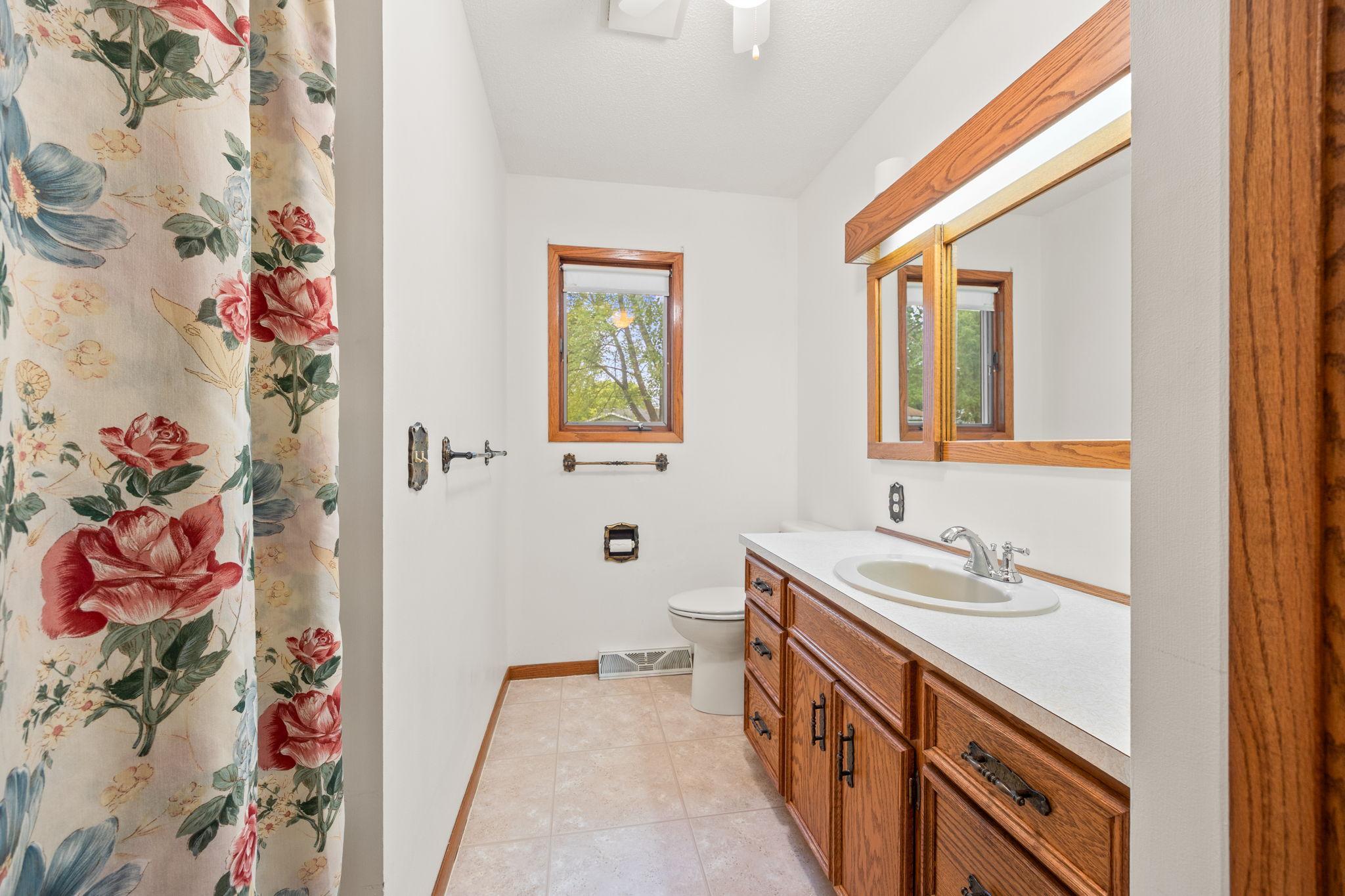 318 Stoney Point Road Southwest Hutchinson, MN 55350 - Photo 8 of 15 Gallery Image 8