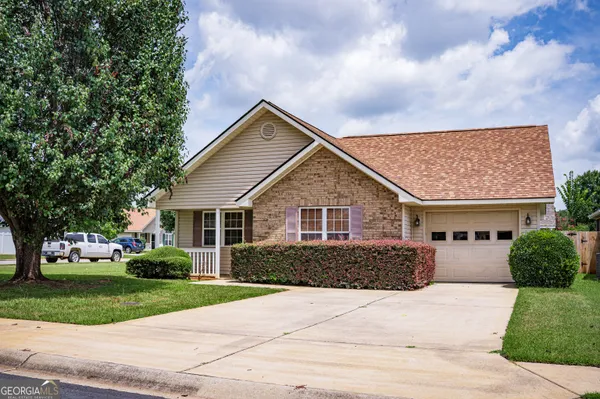 $219,900 | 204 Deerfield Circle, Warner Robins, GA 31088
