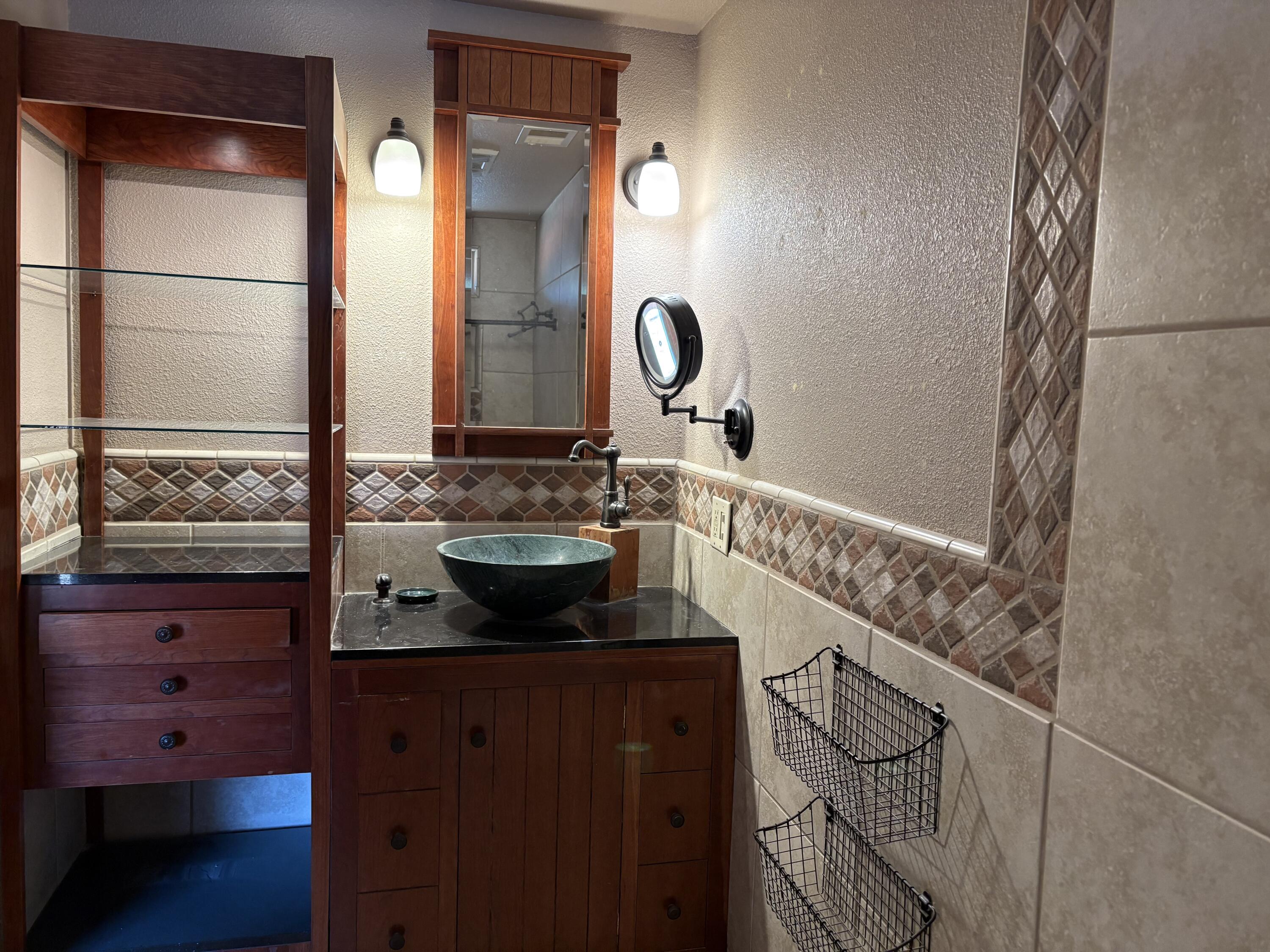 808 Vine Street Exeter, CA 93221 - Photo 20 of 27 Main Bath