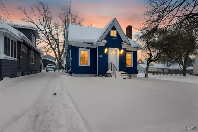 $2,300 | 1200 North Glencove Road, Syracuse, NY 13206