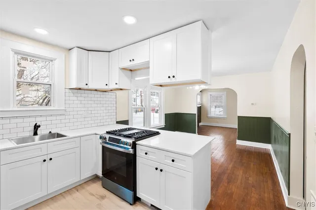 $2,300 | 1200 North Glencove Road, Syracuse, NY 13206