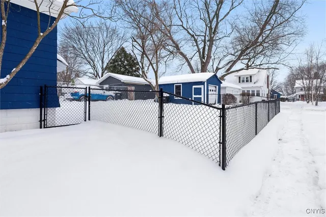 $2,300 | 1200 North Glencove Road, Syracuse, NY 13206