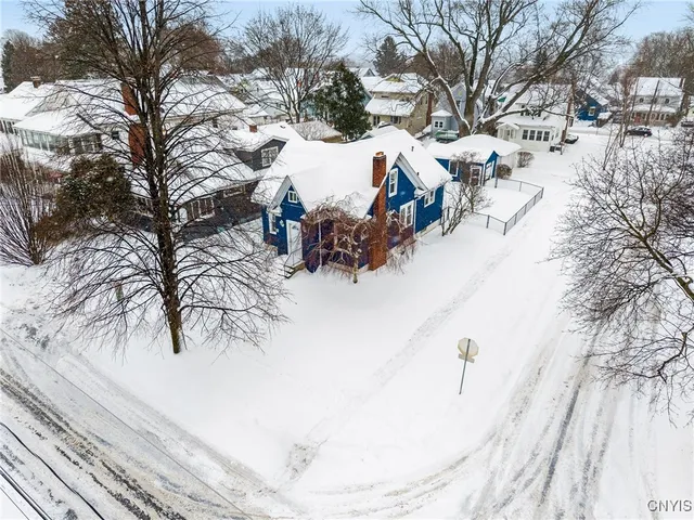 $2,300 | 1200 North Glencove Road, Syracuse, NY 13206