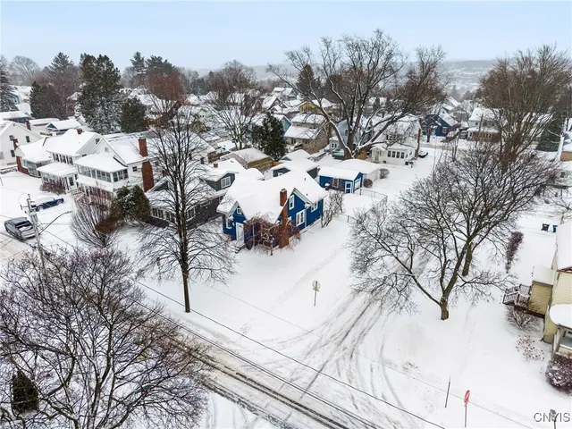 $2,300 | 1200 North Glencove Road, Syracuse, NY 13206