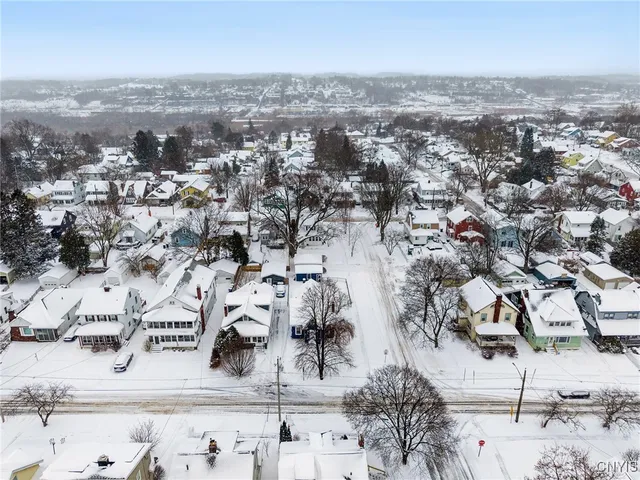 $2,300 | 1200 North Glencove Road, Syracuse, NY 13206