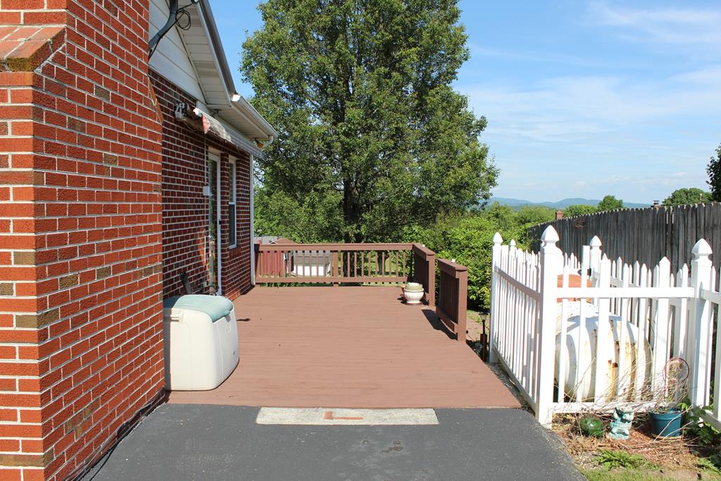 406 Elm Avenue Rural Retreat, VA 24368 - Photo 10 of 58 Gallery Image 10