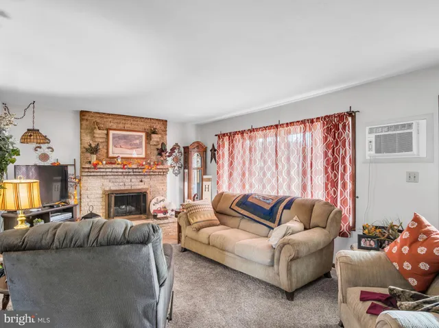 $299,999 | 101 Old Ferry Road, Millerstown, PA 17062